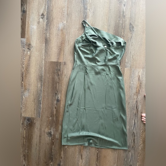 One shoulder midi satin wedding guest dress - Picture 5 of 6